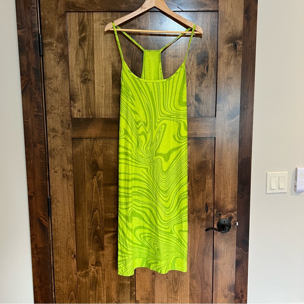 Woman’s medium, Beyond Yoga dress. Side slits, racer back, with green colors!